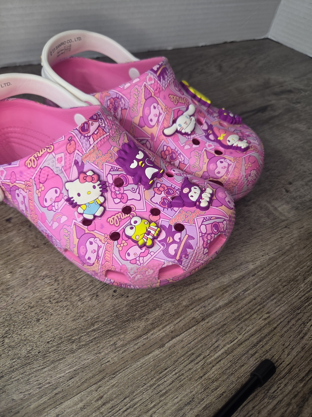 Hello Kitty Crocs - Picture 7 of 7